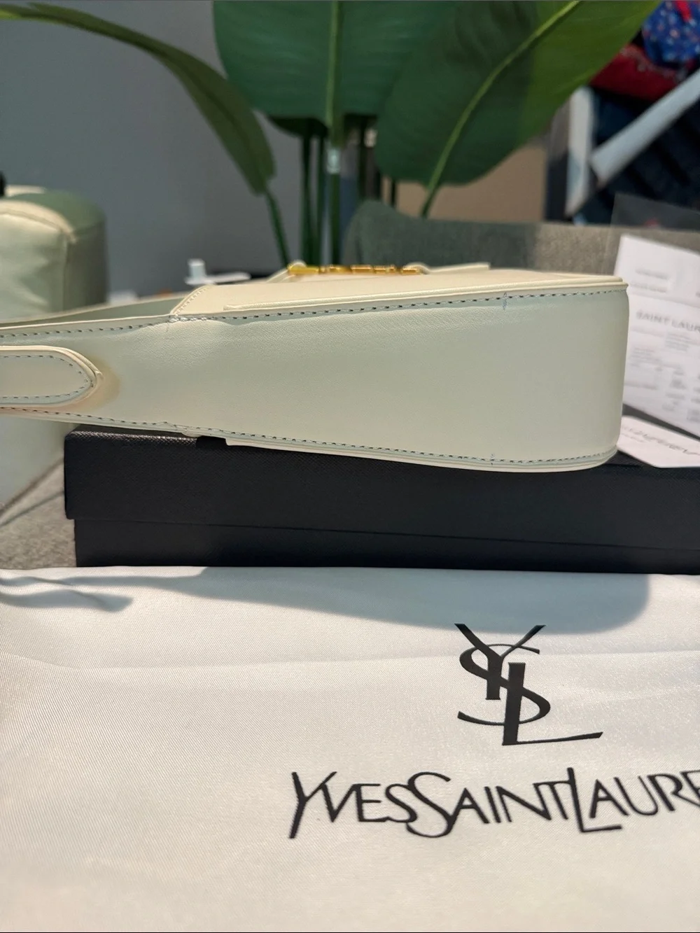 Fashion Cream YSL Shoulder Bag with Gold Logo Hardware - Picture 10 of 10